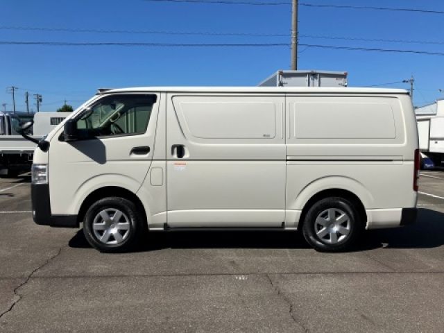 TOYOTA HIACE VAN 4WD 2024 Image 31