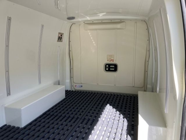 TOYOTA HIACE VAN 4WD 2024 Image 31