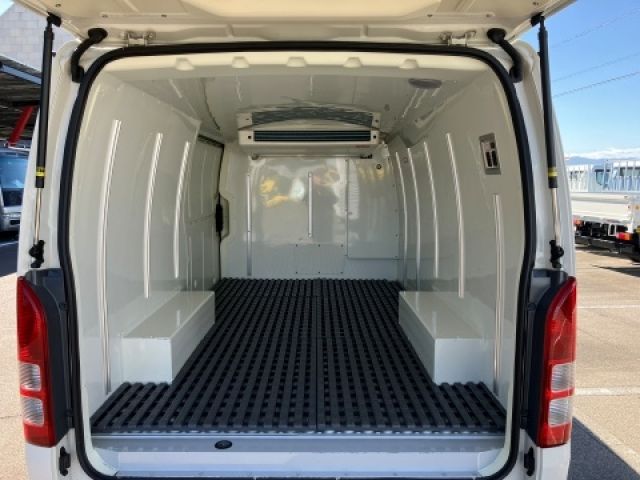 TOYOTA HIACE VAN 4WD 2024 Image 31