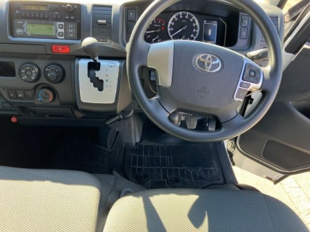 TOYOTA HIACE VAN 4WD 2024 Image 31