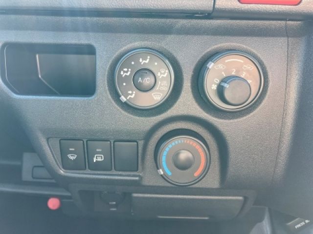 TOYOTA HIACE VAN 4WD 2024 Image 31