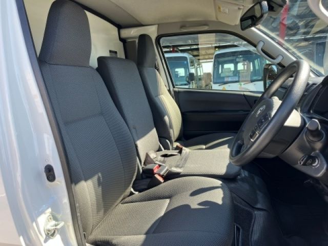 TOYOTA HIACE VAN 4WD 2024 Image 31