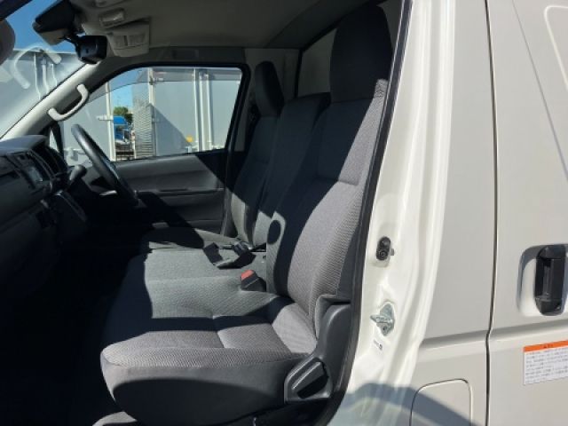 TOYOTA HIACE VAN 4WD 2024 Image 31