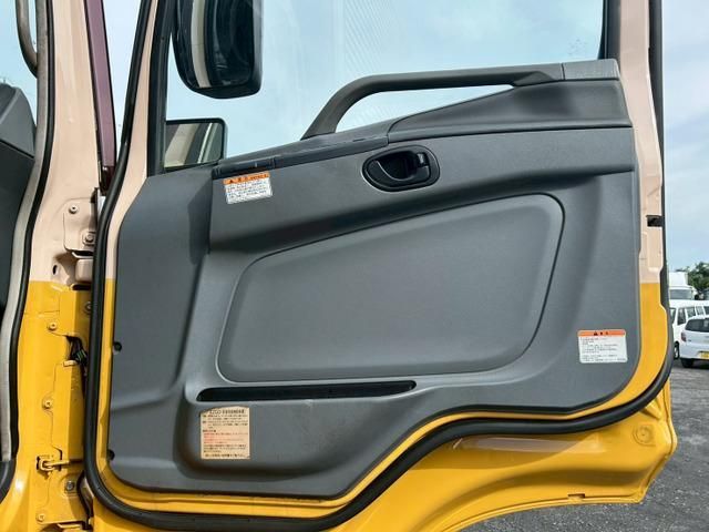 MITSUBISHI FUSOU SUPER GREAT 2014 Image 31