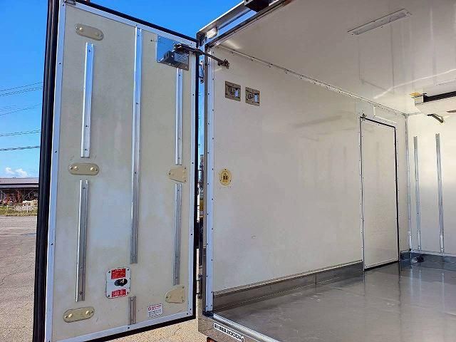 ISUZU ELF 2017 Image 31