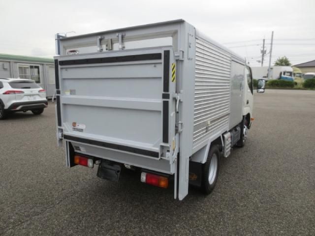 HINO DUTRO 2020 Image 31