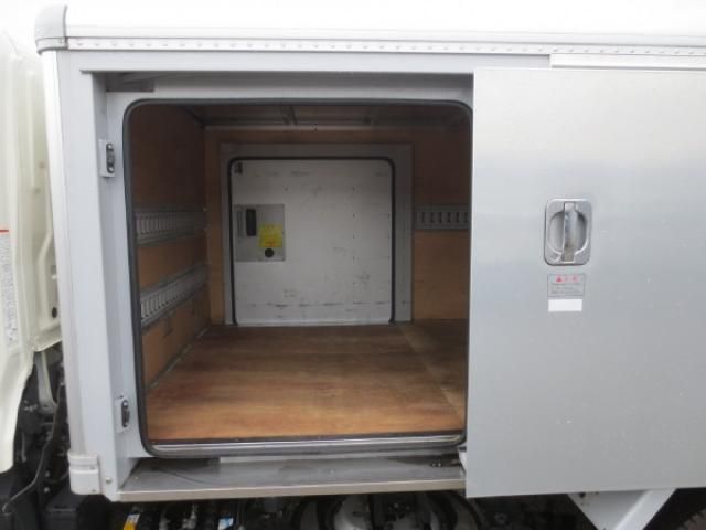 HINO DUTRO 2020 Image 31