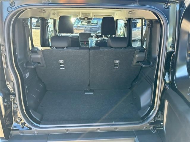 SUZUKI JIMNY NOMADE 2025 Image 31