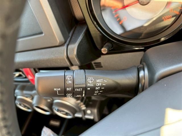 SUZUKI JIMNY NOMADE 2025 Image 31