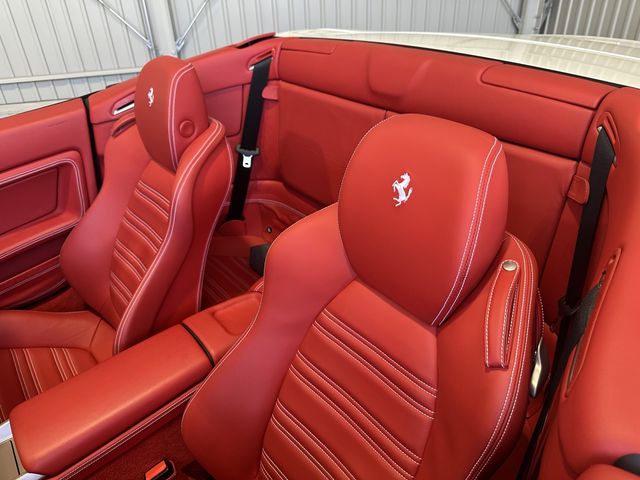 FERRARI CALIFORNIA 3 2013 Image 31