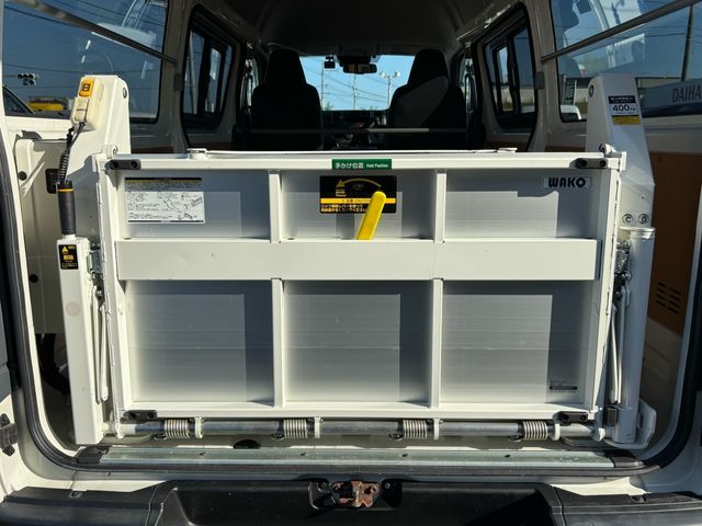 TOYOTA HIACE VAN 4WD 2021 Image 31