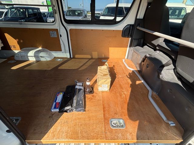 TOYOTA HIACE VAN 4WD 2021 Image 31