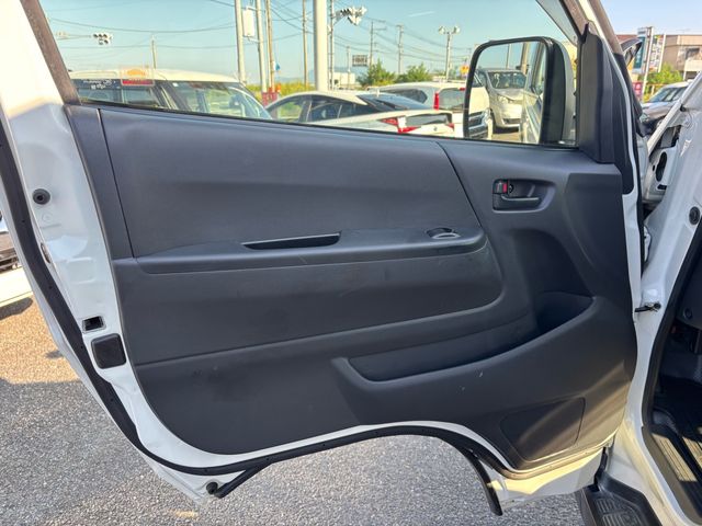 TOYOTA HIACE VAN 4WD 2021 Image 31