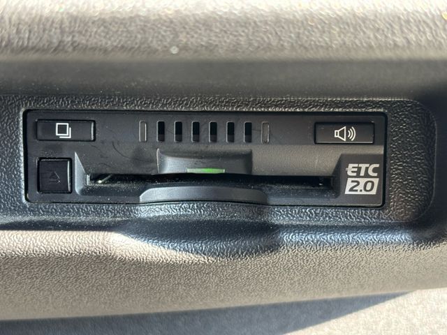 TOYOTA HIACE VAN 4WD 2021 Image 31