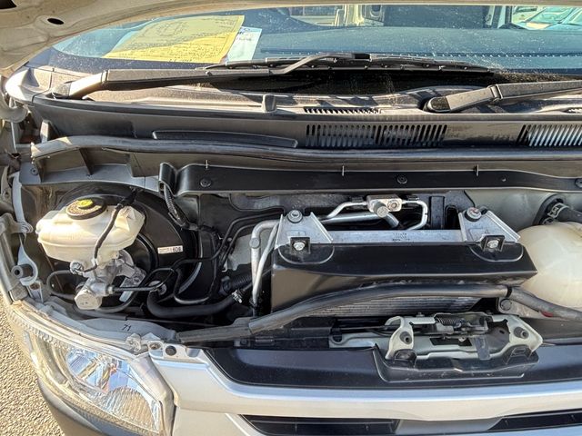 TOYOTA HIACE VAN 4WD 2021 Image 31