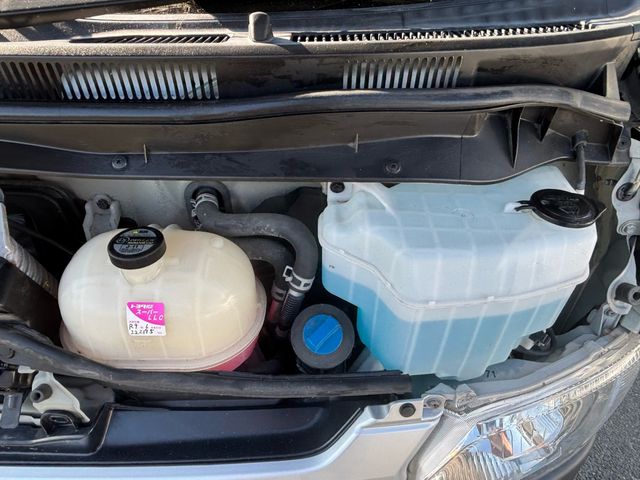 TOYOTA HIACE VAN 4WD 2021 Image 31