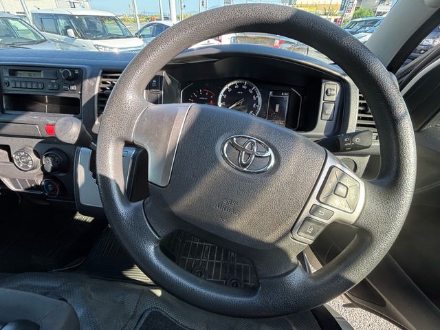 TOYOTA HIACE VAN 4WD 2021 Image 31