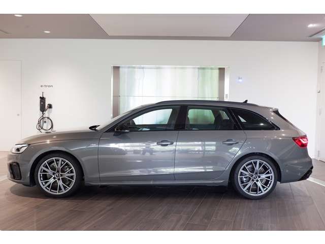 AUDI A4 AVANT 2023 Image 31