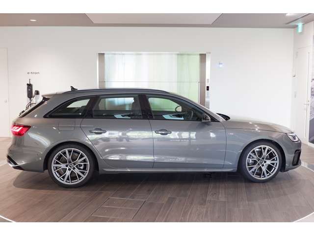 AUDI A4 AVANT 2023 Image 31