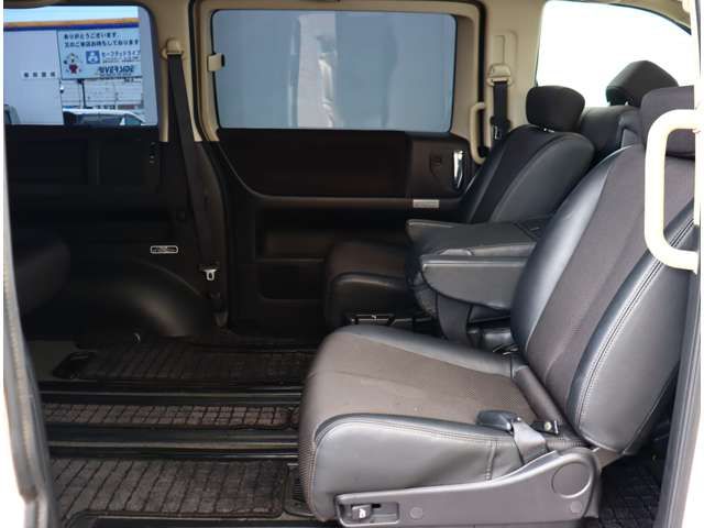 NISSAN ELGRAND 2006 Image 31