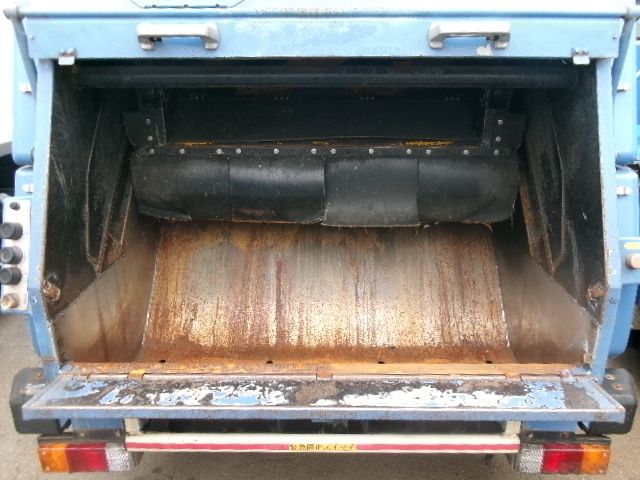 HINO DUTRO 2013 Image 31