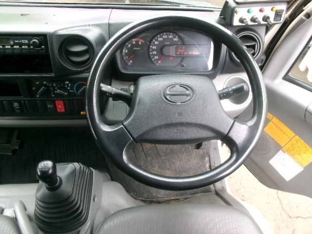 HINO DUTRO 2013 Image 31