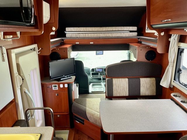 TOYOTA CAMROAD 2018 Image 31