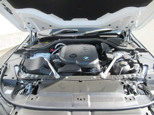 BMW 5SERIES SEDAN 2025 Image 31