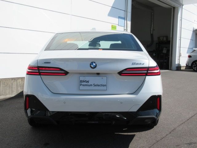 BMW 5SERIES SEDAN 2025 Image 31