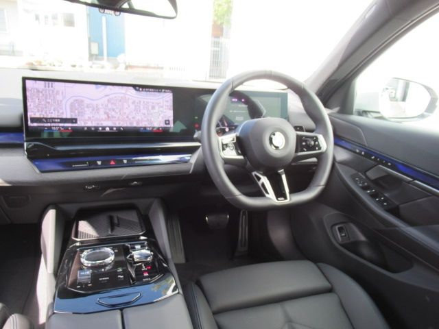 BMW 5SERIES SEDAN 2025 Image 31