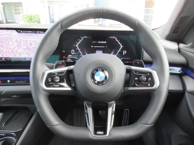 BMW 5SERIES SEDAN 2025 Image 31