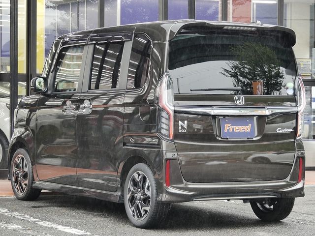 HONDA N BOX CUSTOM 2020 Image 31