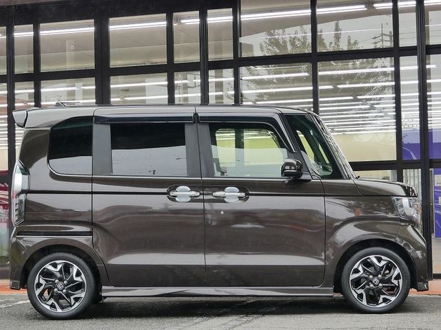 HONDA N BOX CUSTOM 2020 Image 31
