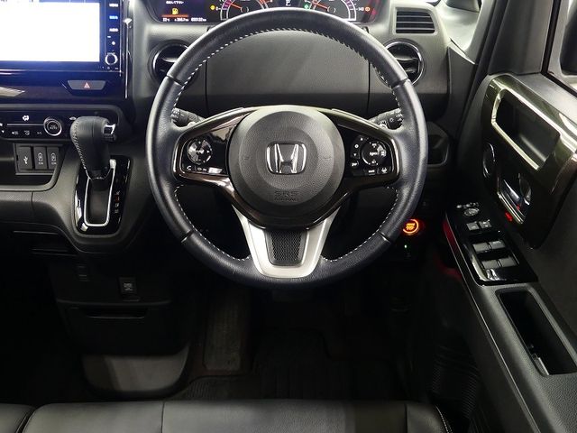 HONDA N BOX CUSTOM 2020 Image 31