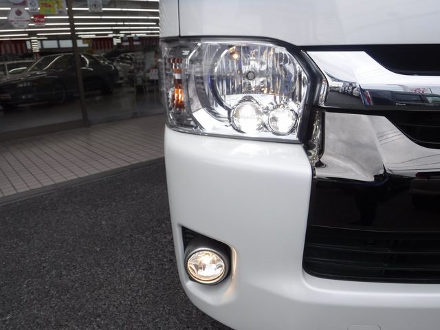 TOYOTA HIACE VAN 4WD 2019 Image 31