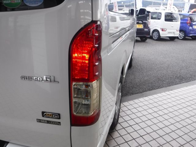 TOYOTA HIACE VAN 4WD 2019 Image 31