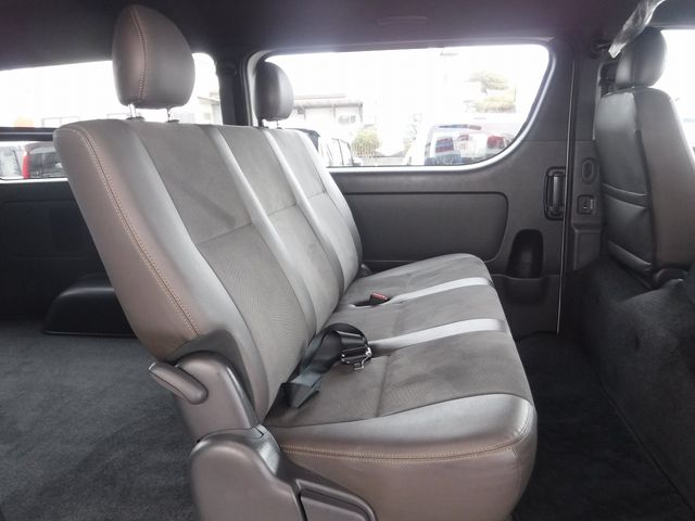 TOYOTA HIACE VAN 4WD 2019 Image 31