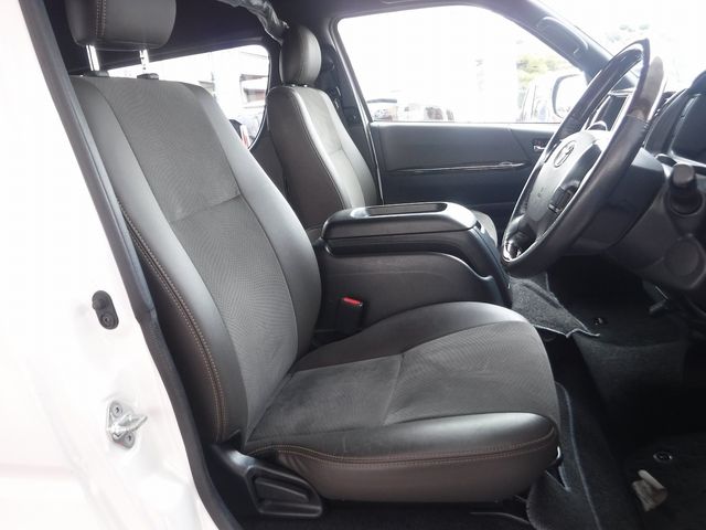 TOYOTA HIACE VAN 4WD 2019 Image 31