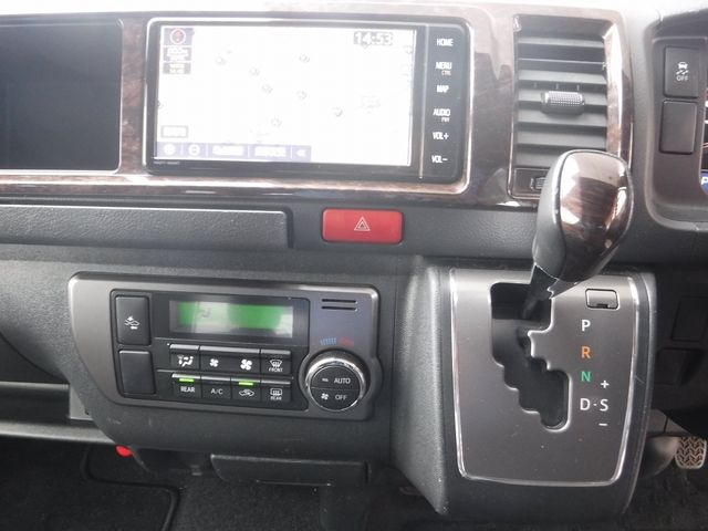TOYOTA HIACE VAN 4WD 2019 Image 31