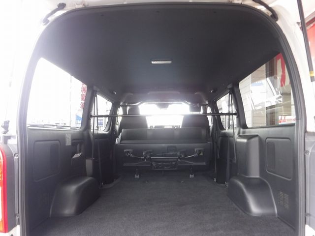 TOYOTA HIACE VAN 4WD 2019 Image 31