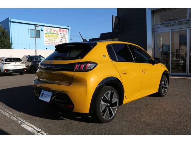 PEUGEOT E-208 2022 Image 31