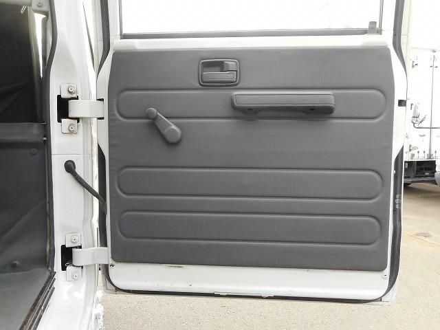 ISUZU ELF 2012 Image 31