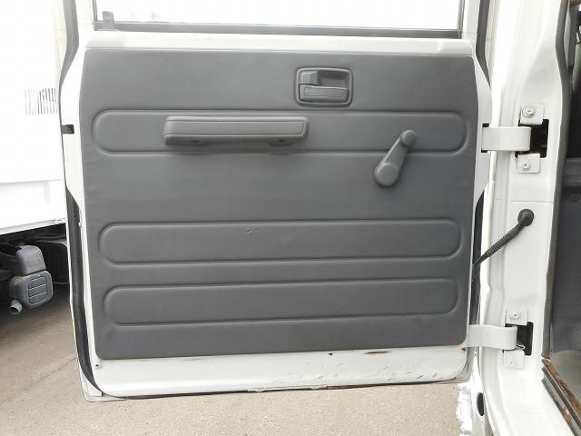 ISUZU ELF 2012 Image 31