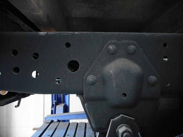 ISUZU ELF 2012 Image 31