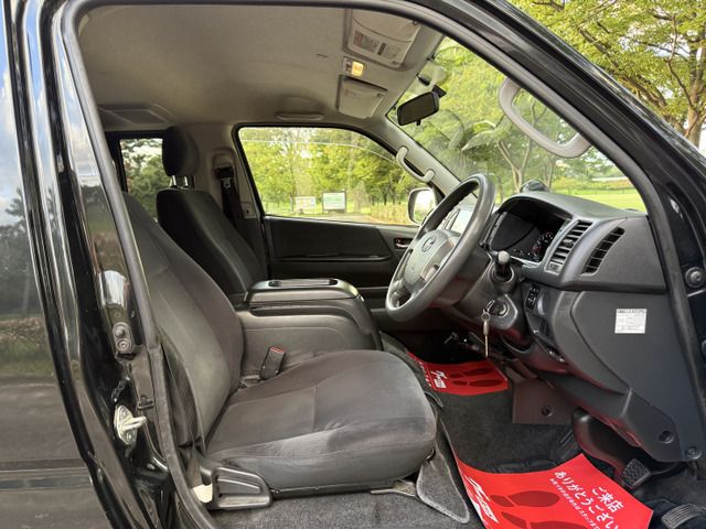 TOYOTA HIACE VAN 4WD 2015 Image 31