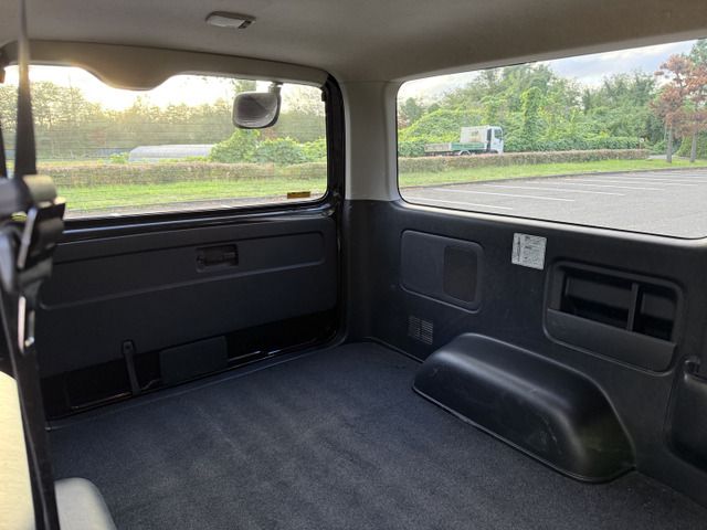 TOYOTA HIACE VAN 4WD 2015 Image 31