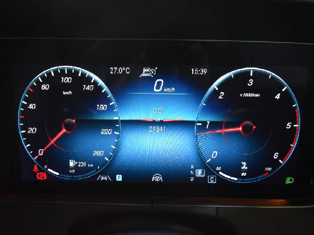 MERCEDES BENZ E CLAS 2021 Image 31