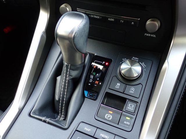 TOYOTA LEXUS NX300 2018 Image 31