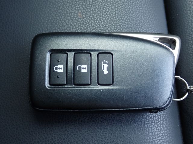 TOYOTA LEXUS NX300 2018 Image 31