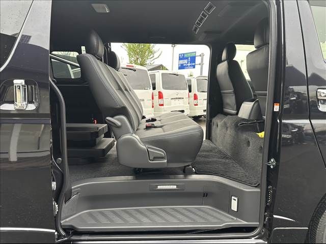 TOYOTA HIACE VAN 2WD 2024 Image 31
